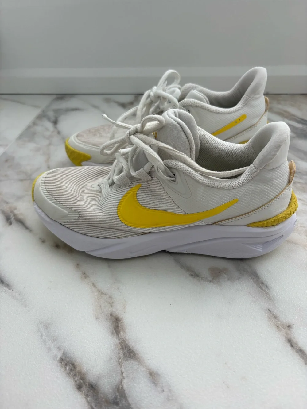 Nike Star Runner 4 NN Summit White Opti Yellow Sneakers | Youth 4Y - Picture 7 of 15